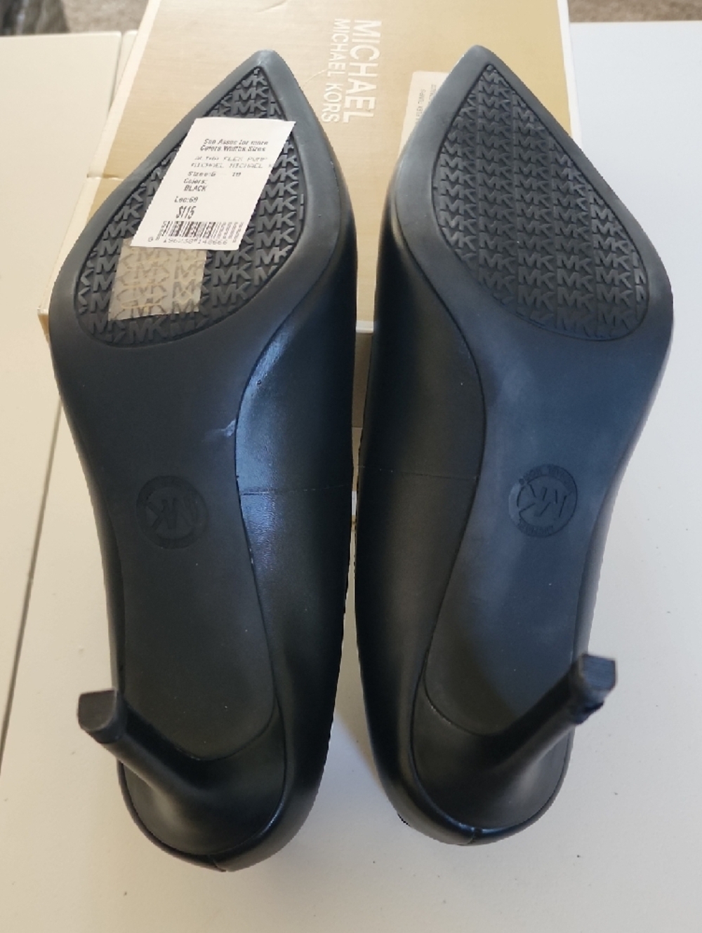 Michael Kors Black Pointed Leather Pumps - Picture 5 of 6